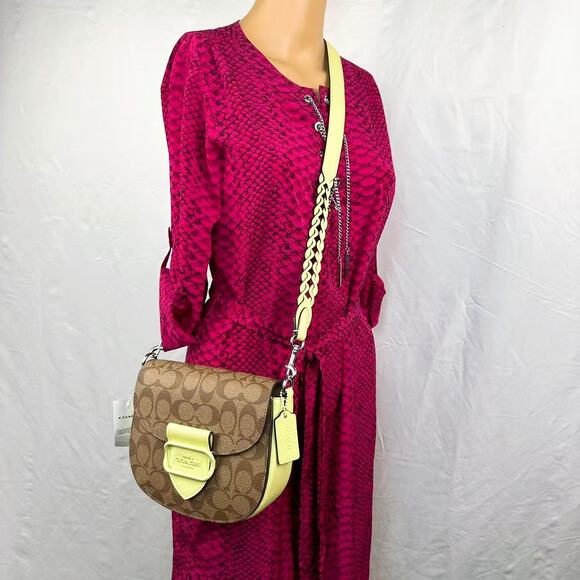 COACH CJ615 Morgan Saddle Bag In Signature Canvas - Picture 1 of 11